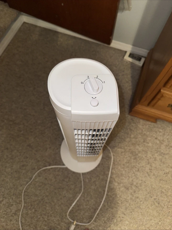 Ventilador de torre oscilante Mainstays 28" de altura, 3 velocidades ~FZ10-19MB/branco/portátil - Imagem 2 de 2