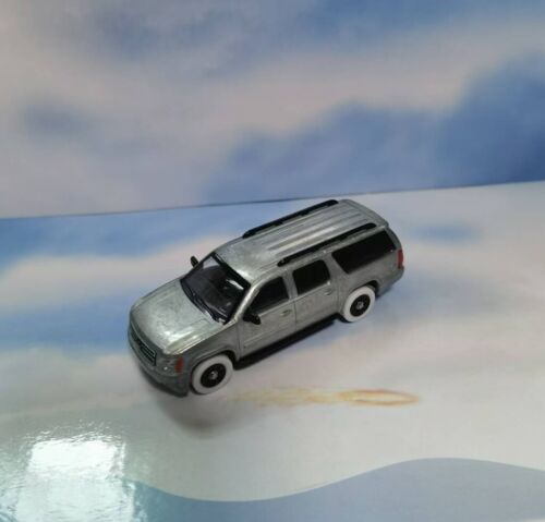 1:64 596Model Chase Suburban Full Size SUV Model Diecast Metal Car BN - Picture 2 of 3