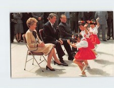 Postcard President Reagan and Nancy Nursery of the Bridge of the Rainbow China