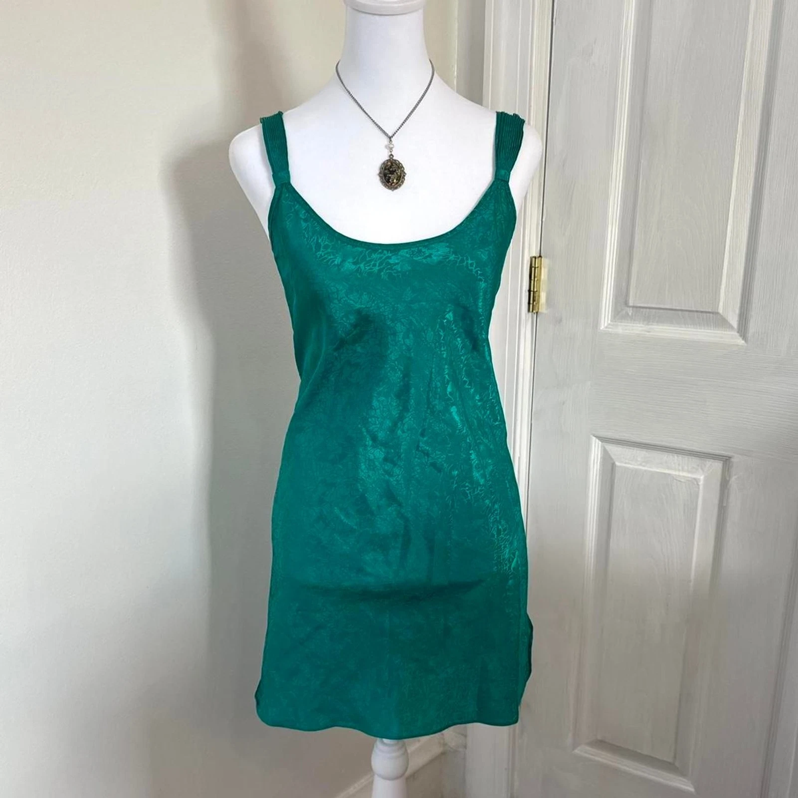 UNDERCOVER Abito slip verde mini lunghezza