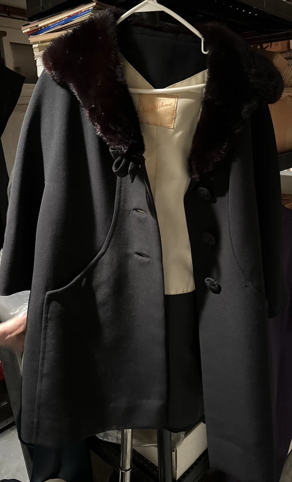 Abrigo/cuello visón vintage de lana negro Foto 2 de 4
