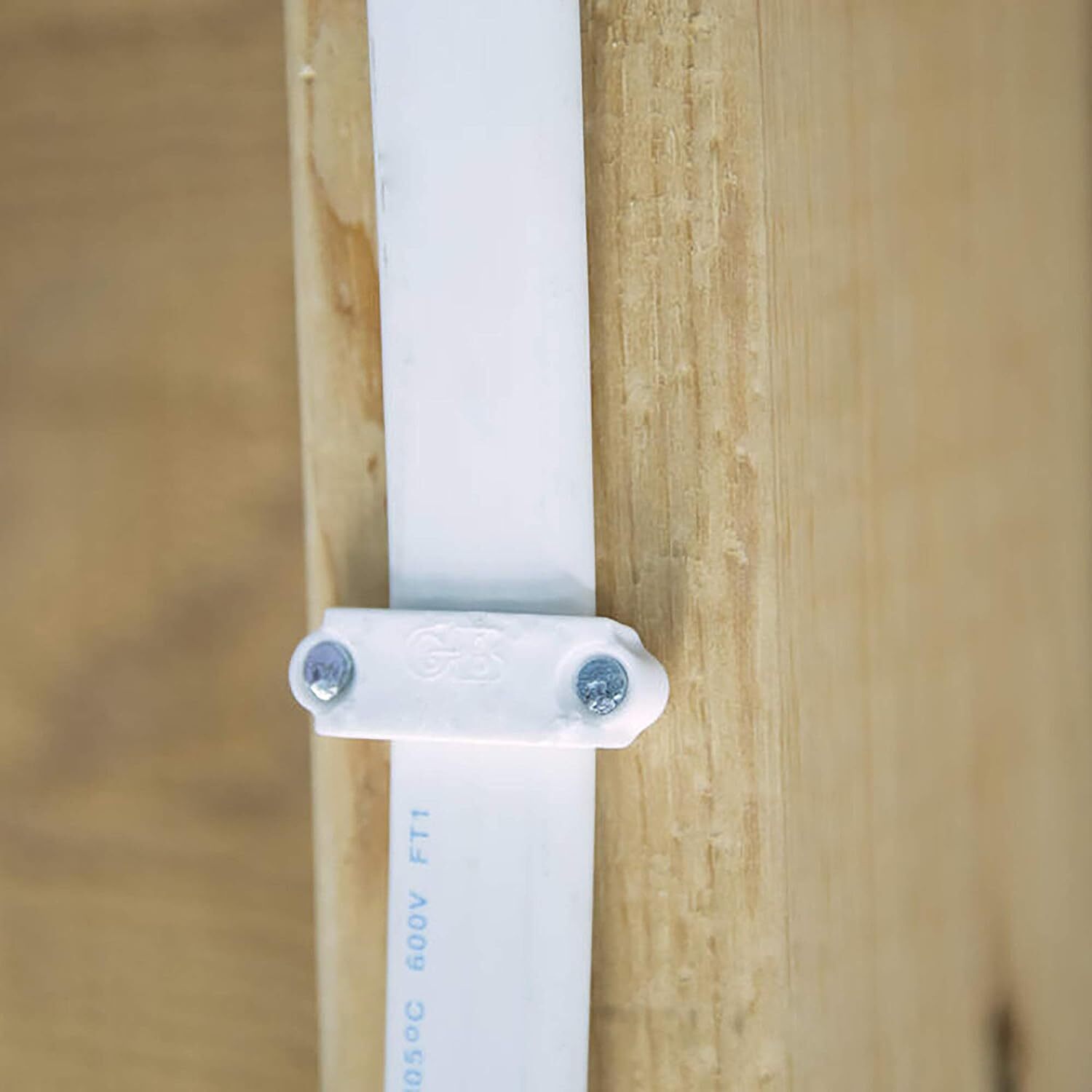 Gardner Bender Ps75 Insulated Staples Frac34 Inch Secures ROMEX UF Amp