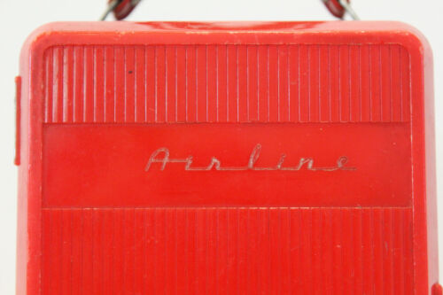 Wards Airline Model 94GCB-1064A Red AM Radio 4 Tube Portable - 1949 - Picture 5 of 12