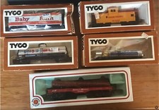 Vintage HO Tyco/Bachmann 5 Freight Car Lot