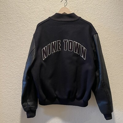 Nike スタジャン NIKE TOWN ブラック Nike men black and white “NIKE TOWN” rear with leather sleeves