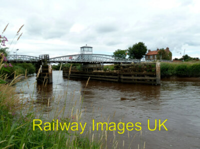 Foto - Cawood Bridge c2013
