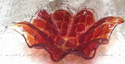 Vintage Italian Red Murano glass quilted bowl Vetro Eseguito EXCELLENT! 12x8x4