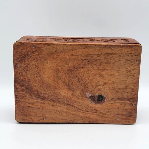 Wood Trinket Jewelry Box Handcarved Center MOP Inlay Felt Inside Hinged VTG - Picture 8 of 14