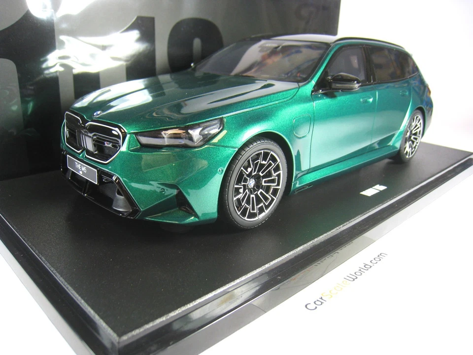 BMW M5 TOURING 2024 (G99) 1/18 GT SPIRIT (ISLE OF MAN GREEN)