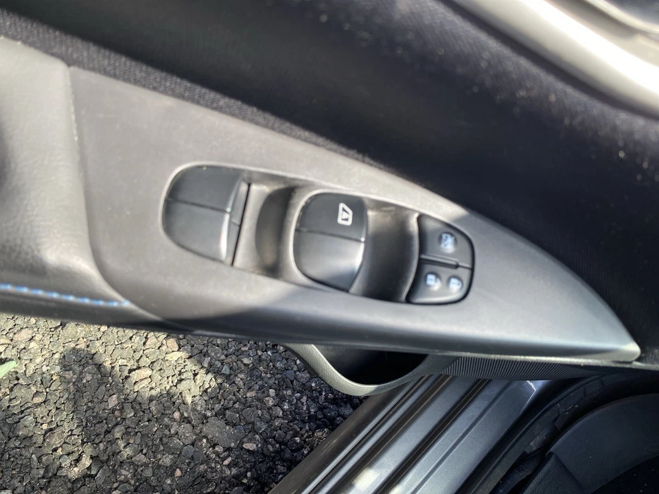 Interruptor principal de ventana eléctrica para puerta izquierda Nissan Sentra SR 2013-2019 Foto 2 de 4