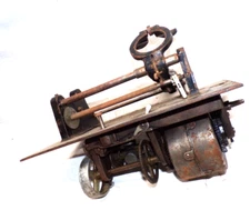 COLUMBIA CYLINDER PHONOGRAPH MECHANISM WITH PARTIAL 2/4 GEARING