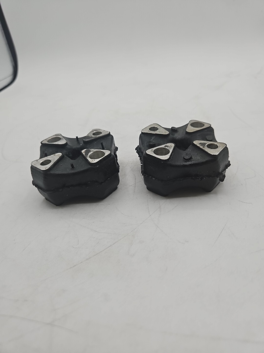 BENTLEY & ROLLS ROYCE RUBBER COUPLING (Lower steering column) (UR13767)