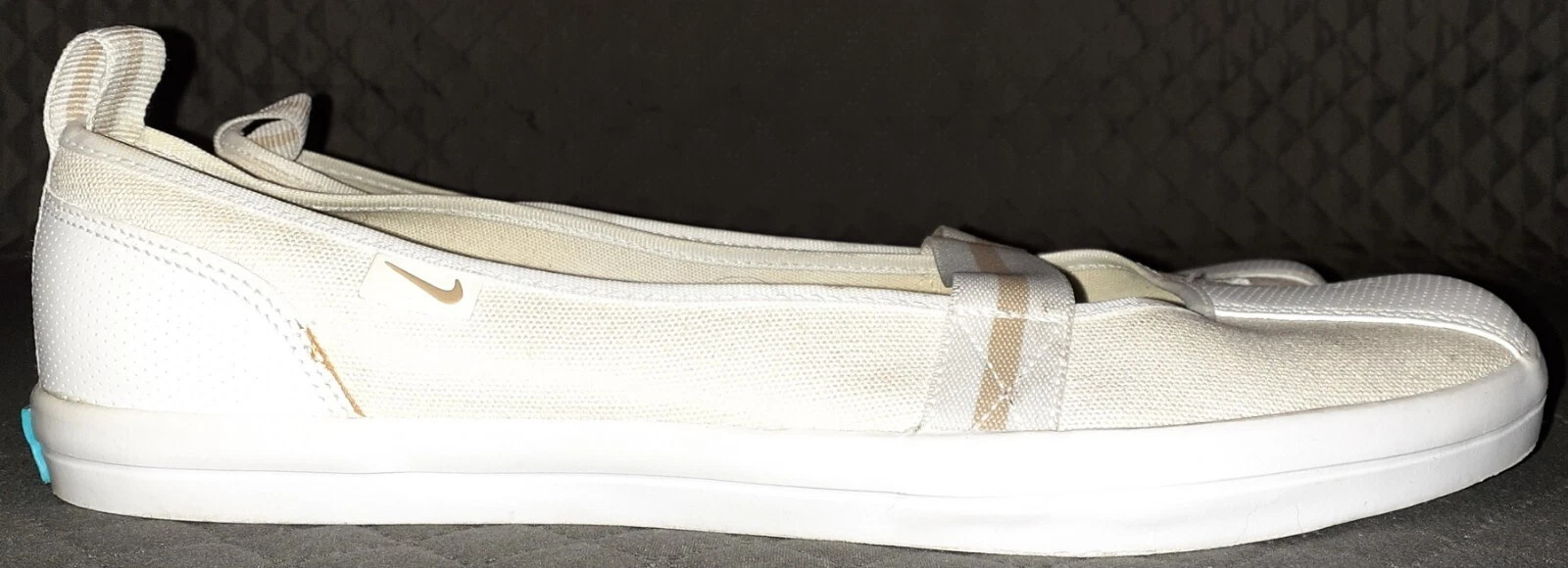 Mocassini slip on scarpe slip on Nike donna elastic band Mary Jane bianchi oro taglia 10