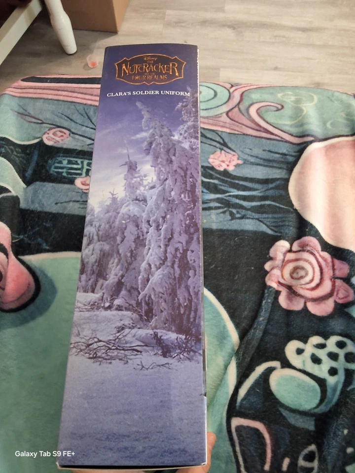 Nutcracker & The Four Realms Clara Light Up doll W/ soldier & sugar plum fairy - Image 4 of 4