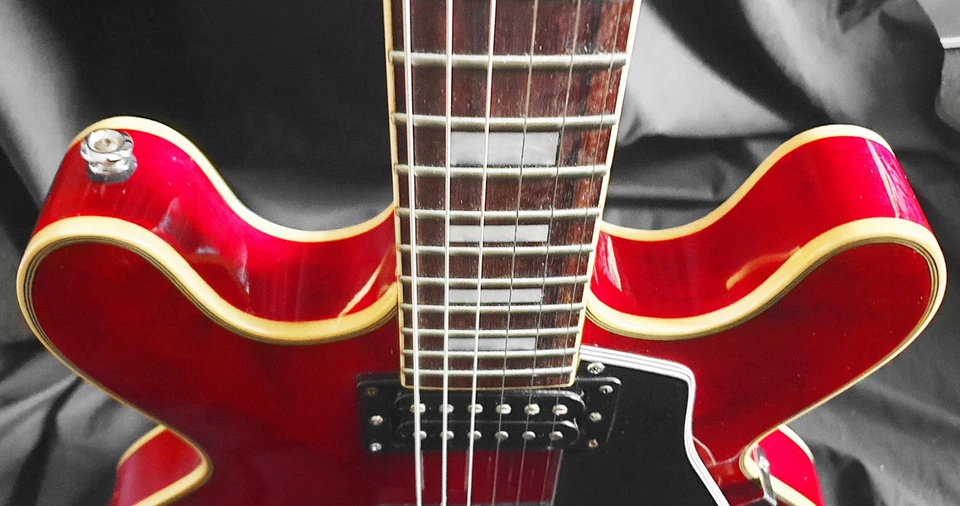 E-Gitarre MAISON SA-355 Halbresonanz-Gitarre HH Cherry Red Vintage TOP Zustand - Bild 3 von 4