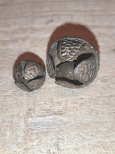 2 Glöckchen Medieval mittelalterlich Bodenfund Museal Antik Schelle Metall