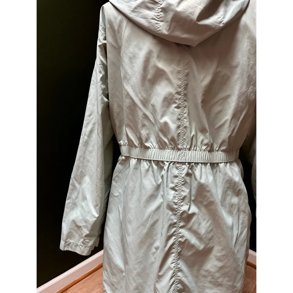 Kirkland Signature Hooded Lightweight Raincoat Women's L - Image 4 of 4