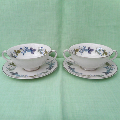2 Vintage Royal Doulton Burgund TC 1001 Bone China Sahne Suppenschüsseln & Untertassen