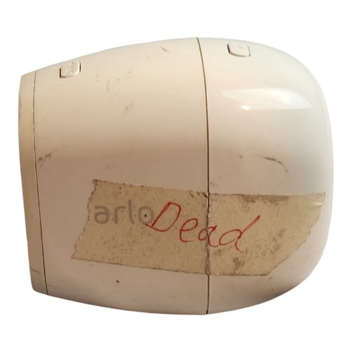 Netgear Arlo Pro 2 VMC4030P FOR PARTS ONLY. (BLINKING ORANGE LIGHT) No