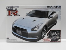 1:24 Nissan GT-R R35 with Engine Parts Aoshima 42847