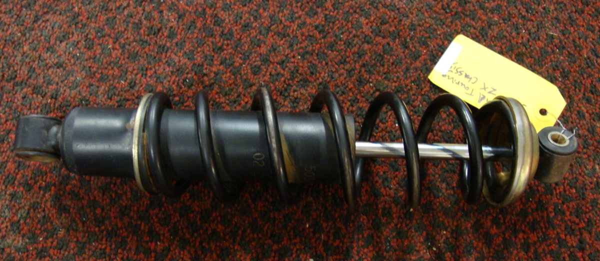 クー 2002-03 Ski-Doo Grand Touring 380F OEM Rear Suspension Center