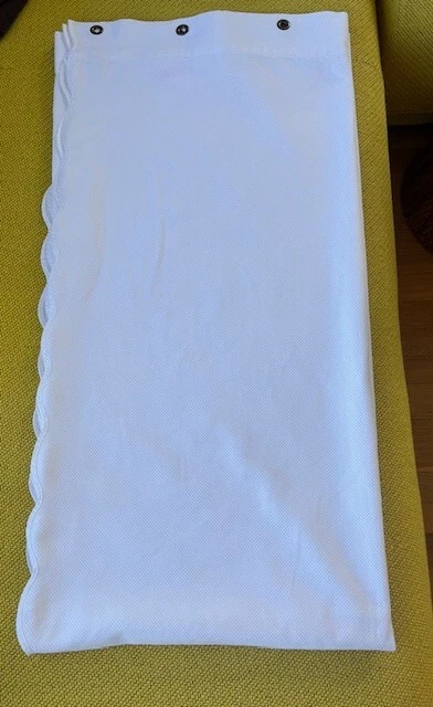 Cortina de ducha blanca Peacock Alley piqué vieira Foto 3 de 4