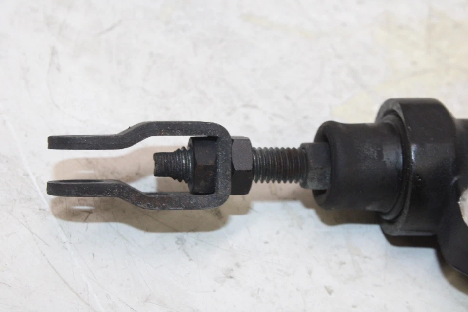 09-17 YAMAHA FZ6R OEM FRENO TRASERO CILINDRO MAESTRO Foto 2 de 4