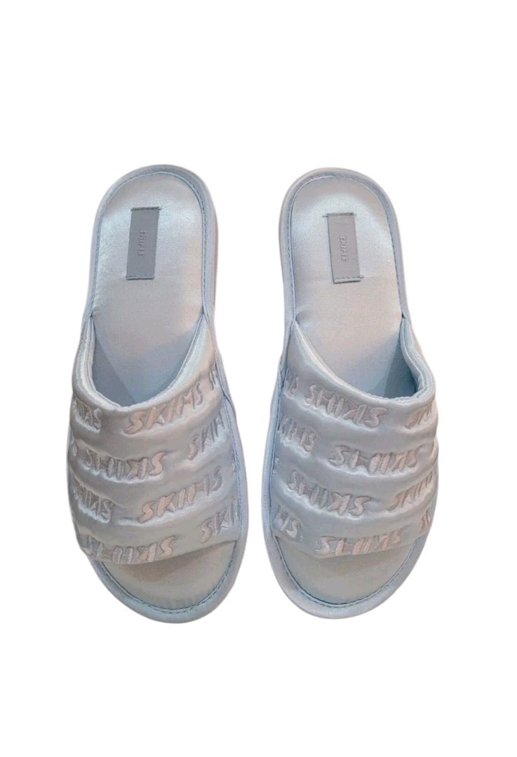 SAOLA Ciabatte Skims Azzurro Taglia 38 Indossate Solo Una Volta Ottime Condizioni!!