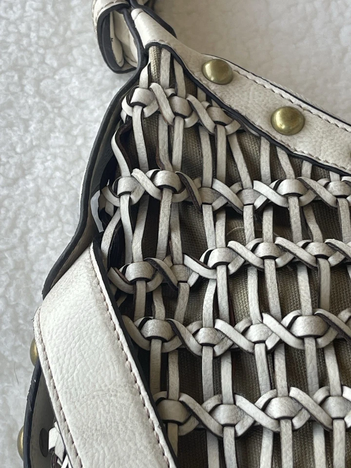 Kathy Van Zeeland 奶油波西米亚编织 Lg 托特包带金色装饰 — 第 3/4 张图片