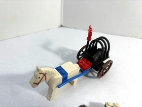 LEGO Castle: Knights' Arsenal 6016 (1987) + Knight's Procession 6077 (1981)