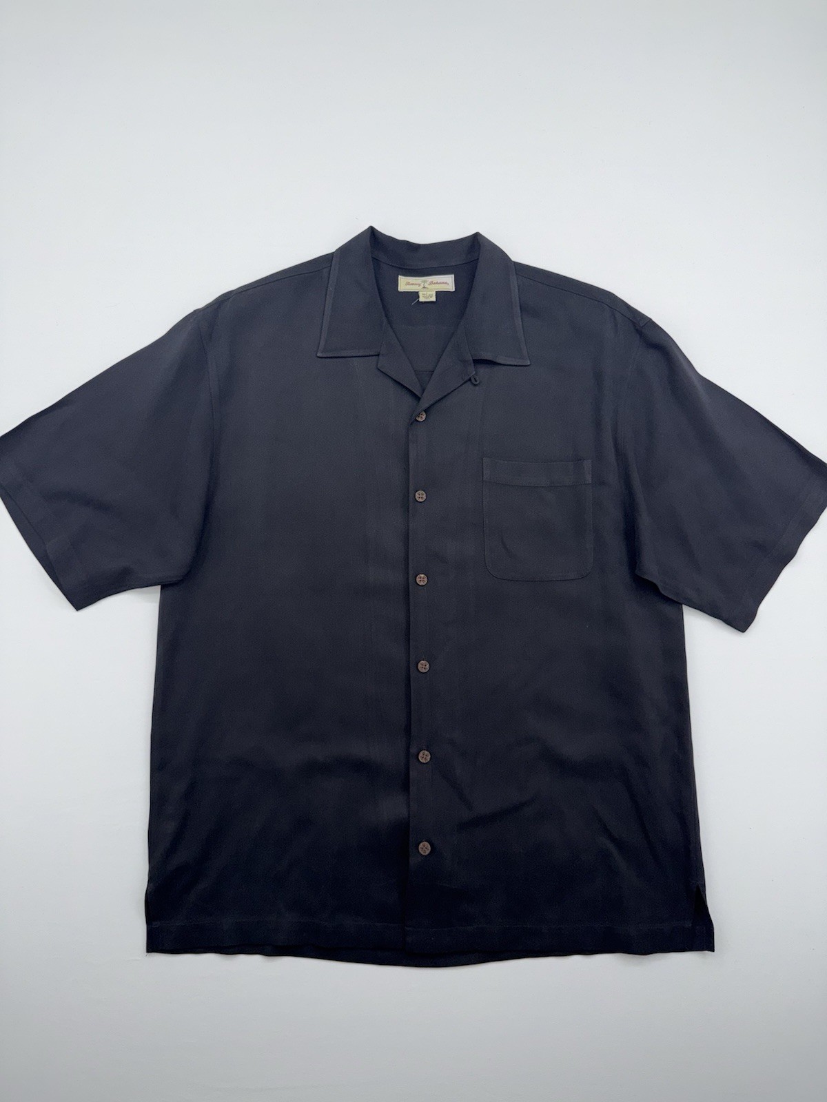 Tommy Bahama Black 100% Silk Camp Shirt Men’s Large Short Sleeve Button Down