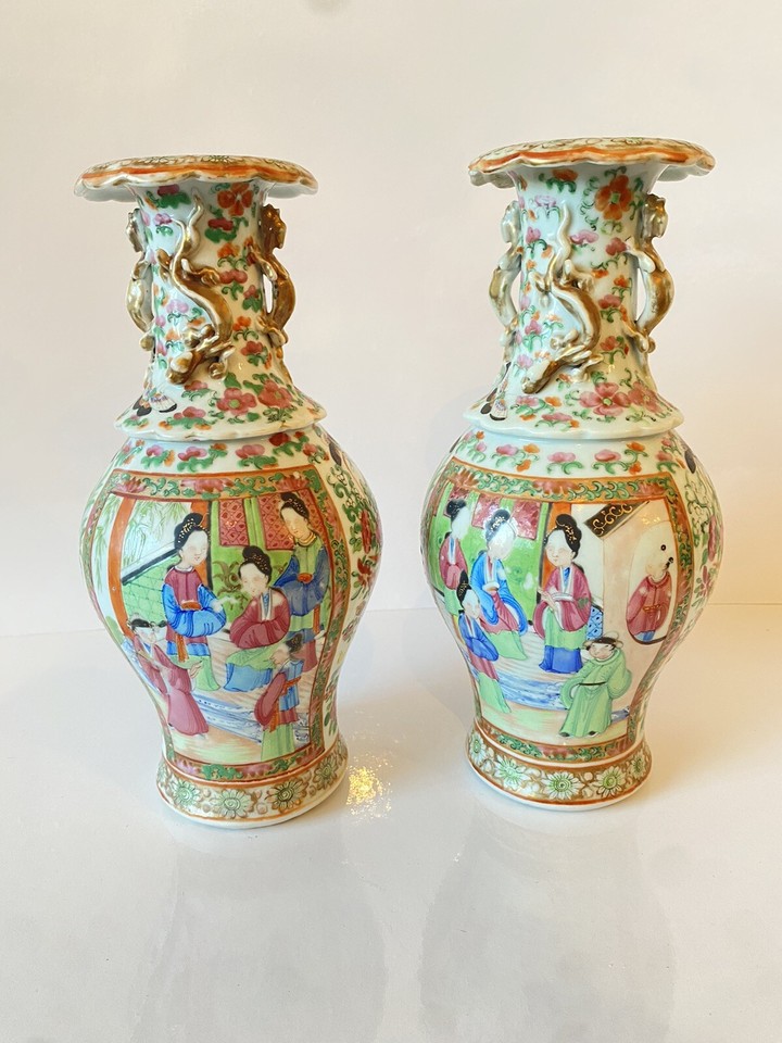 Exceptional 19th Cent. Chinese Porcelain Famille Verte Pair Vases Urns