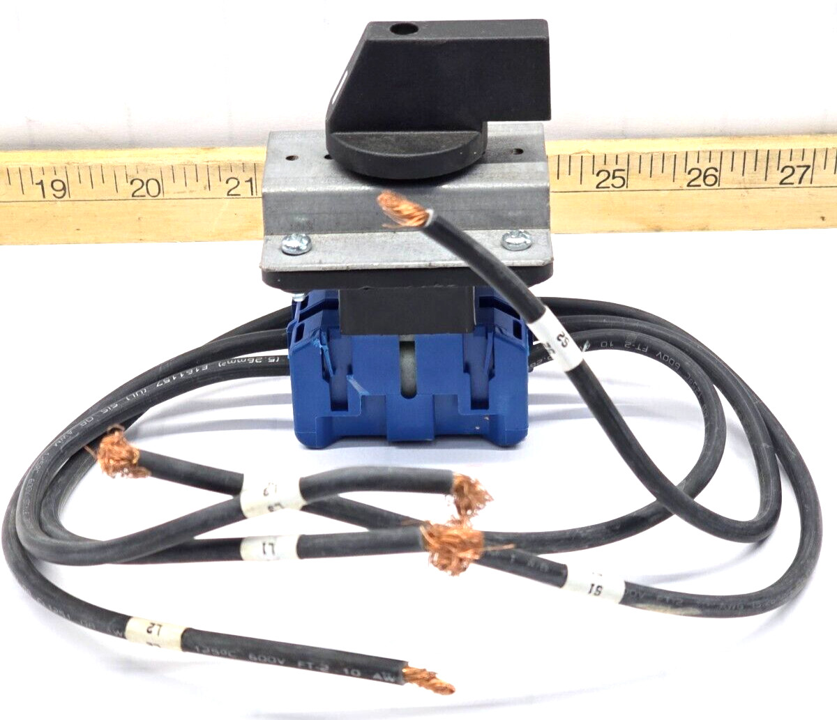 New Takeout Kraus & Naimer Rotary Switch 600 VAC 30 Amp  KG32B K300