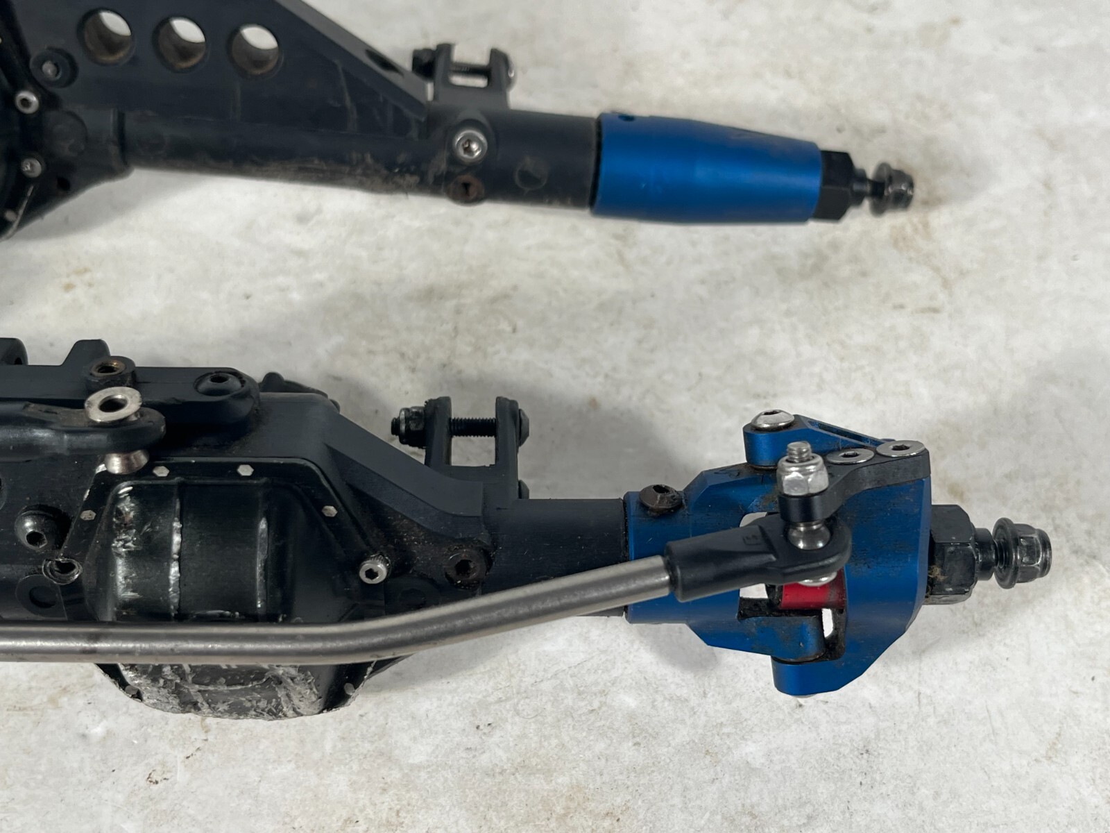 Used Axial RR10 Bomber Front Rear AR60 Axle Locked, Vanquish, Wraith