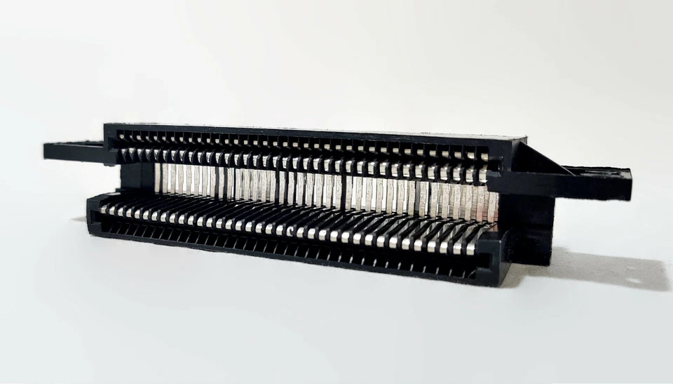 NEW 72 Pin Connector Replacement Cartridge Slot for Nintendo NES Console System - Image 2 of 4