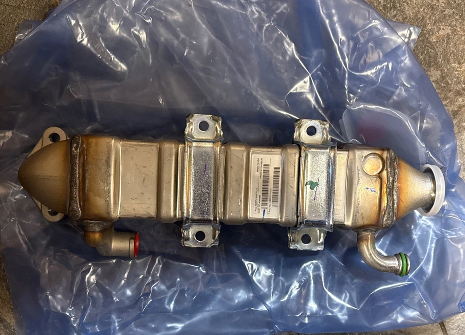 68444764AA NUEVO Genuino MOPAR EGR REFRIGERADOR se adapta a Dodge Ram 2500/3500 2019-24 6,7 L Foto 2 de 4