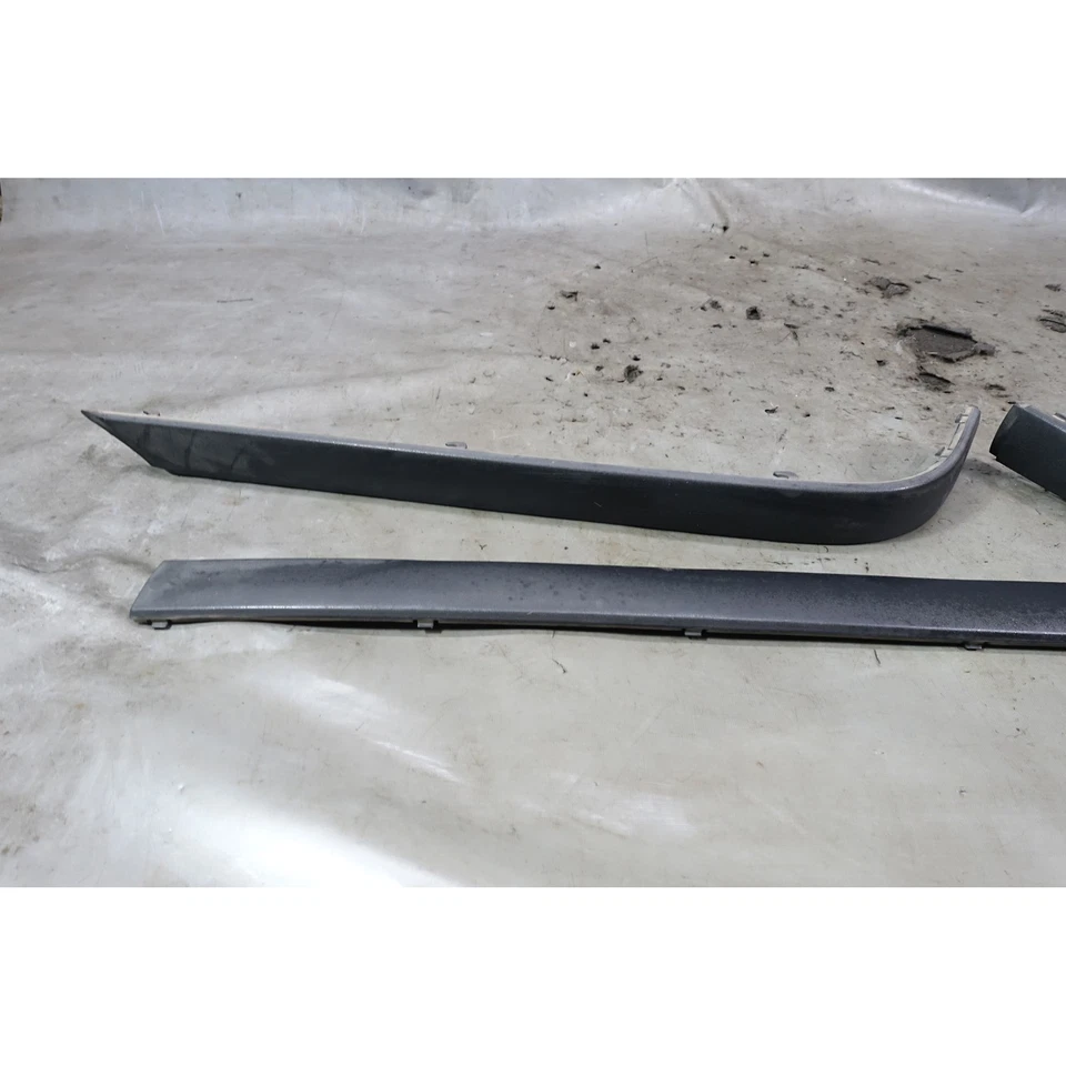 BMW E36 1994-1999 Serie 3 Juego de cubiertas protectoras de parachoques trasero de fábrica OEM Foto 2 de 4