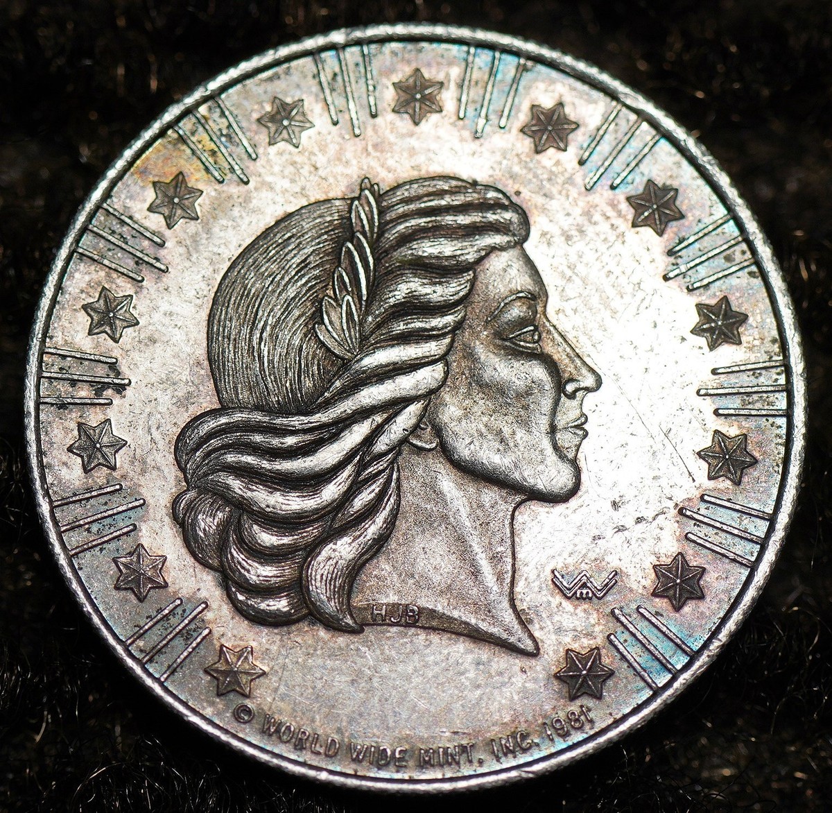 1981 World Wide Mint American Eagle TONED 1/4oz 999 FINE Silver