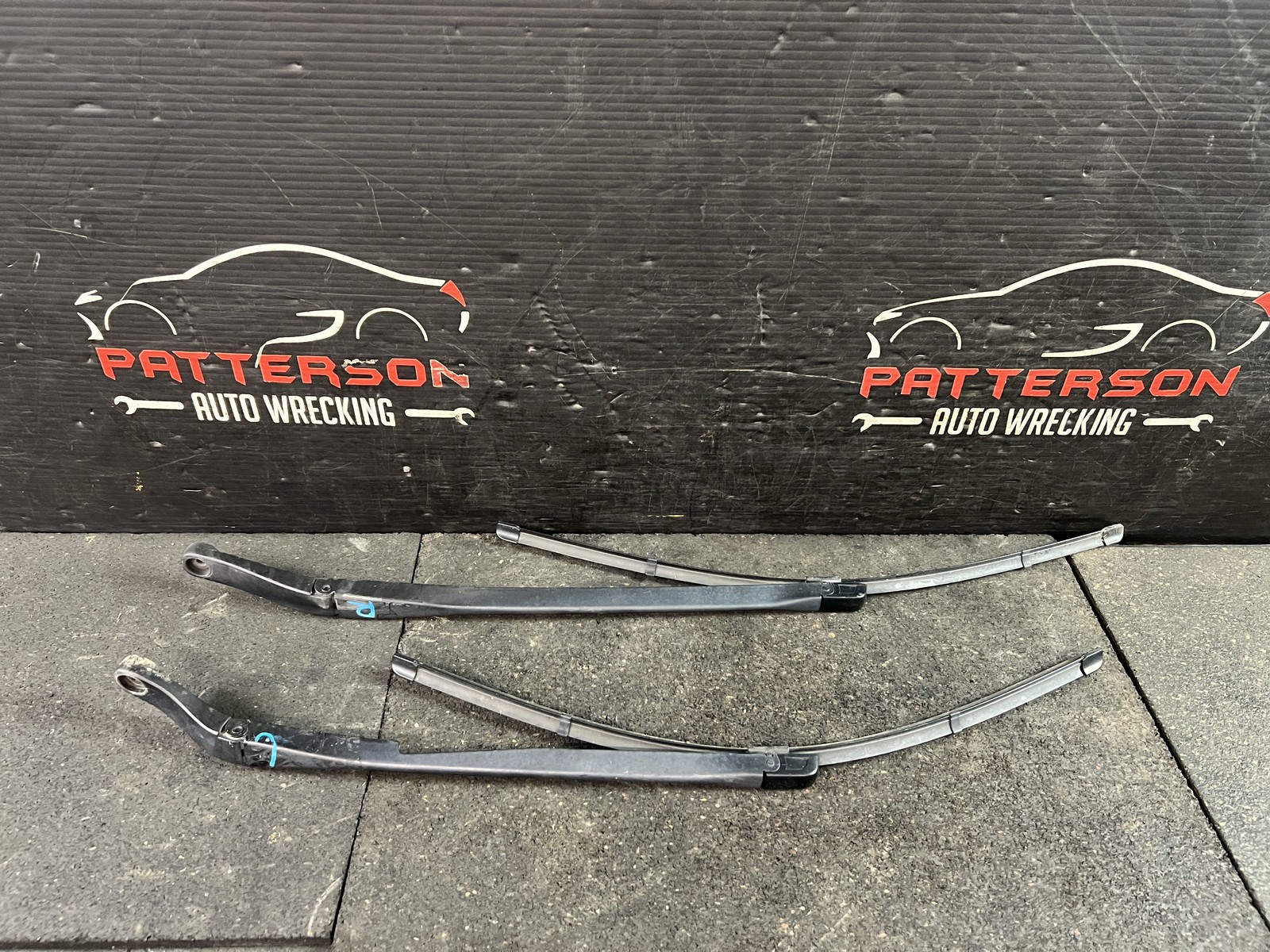 07-12 BENTLEY CONTINENTAL GTC LEFT & RIGHT WINDSHIELD WIPER ARMS