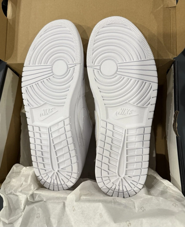 Nike Air Jordan 1 Low Triple Blanco Retro 553558-112 Hombre Talla 11 con caja Foto 2 de 4