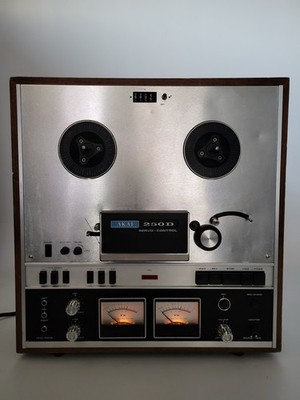 Vintage 1970s Akai 250D Four-Head Reel to Reel Tape Deck (Powers