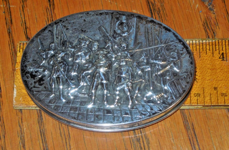Antique Zilpla 90 Silver Repousse Powder Compact