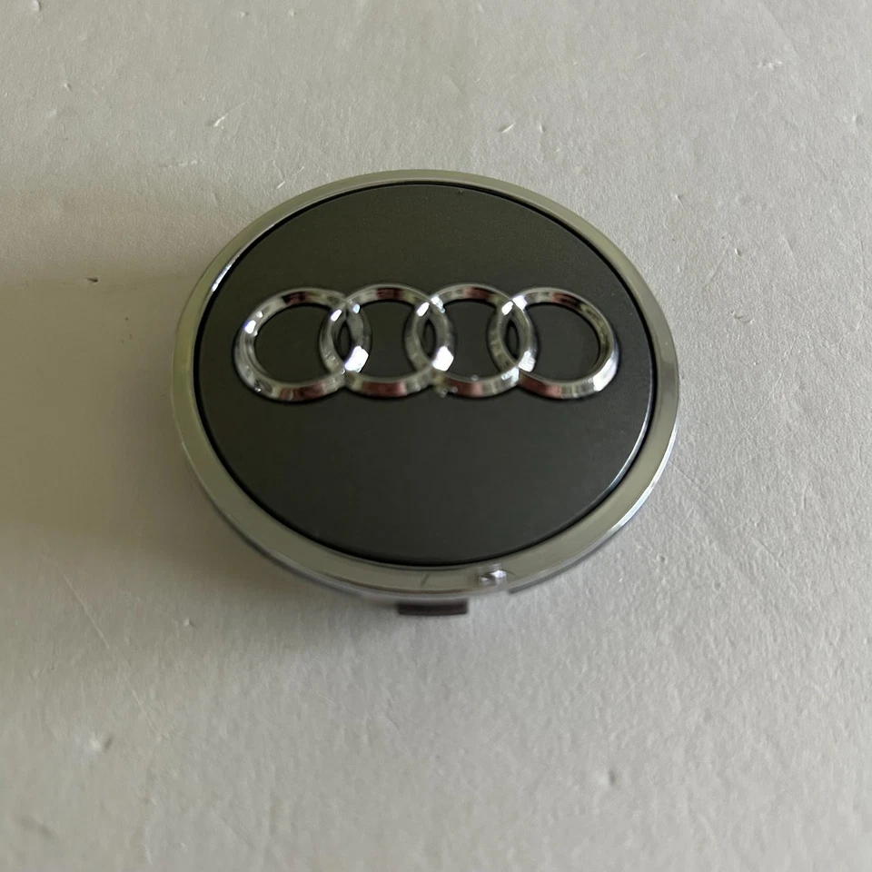 Juego de 4 tapacubos centrales de rueda cromados grises 69 mm para Audi A3 A4 A6 Q3 Q5 TT Foto 4 de 4