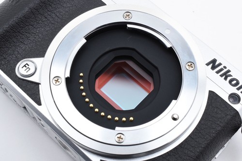 Nikon 1 J5 Nikkor 10-30mm F/3.5-5.6 VR / 30-110mm F/3.8-5.6 VR Lens Excellent+++ - Picture 10 of 10