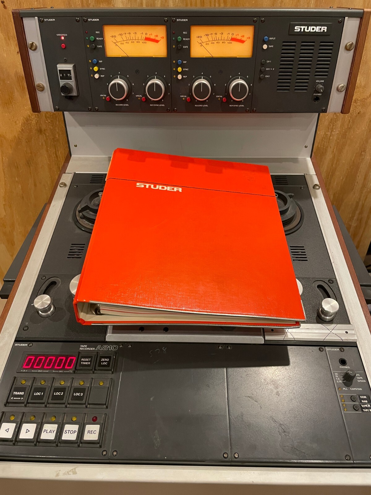 Studer reeltoreel tape recorder A810 powers on as is local eBay