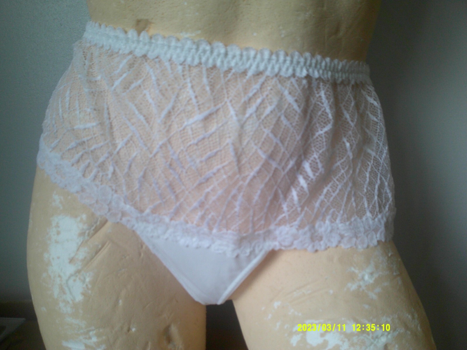 X-Large- New Warners Lingerie Thong White UK Extra large  (0129)