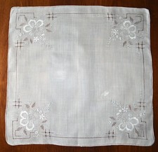 VINTAGE HANKY WHITE ON WHITE EMBROIDERY DRAWNWORK FLORALS ALL 4 CORNERS NEW