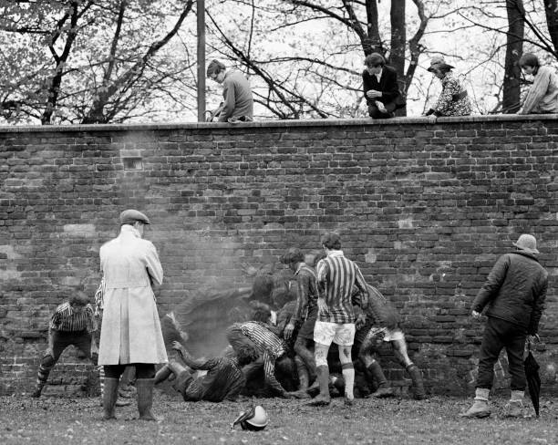 The Eton Wall Game Windsor United Kingdom Eton Schoolboys Playing - Old Photo