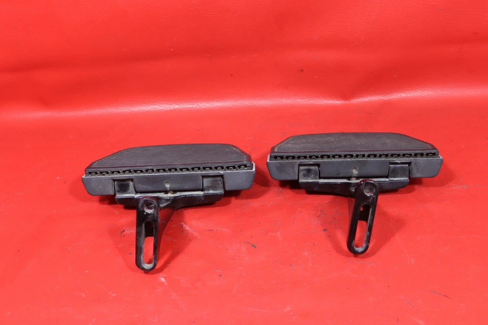 Harley-Davidson Electra Glide Ultra Limited 2013 FLHTK estriberas traseras reposapiés Foto 3 de 4