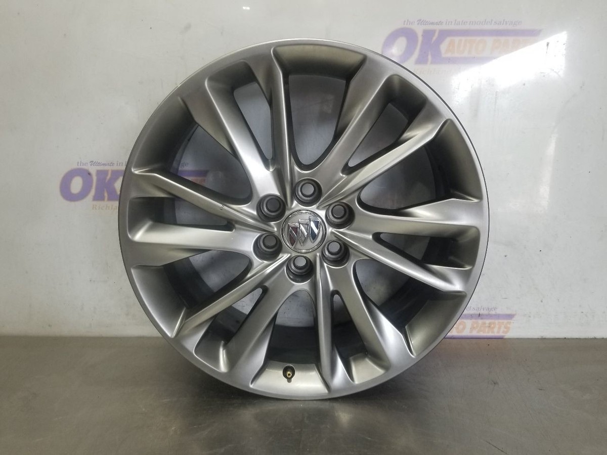 23 BUICK ENCLAVE AVENIR 20X8 WHEEL ALUMINUM 12 CLOSED SPOKES PEARL